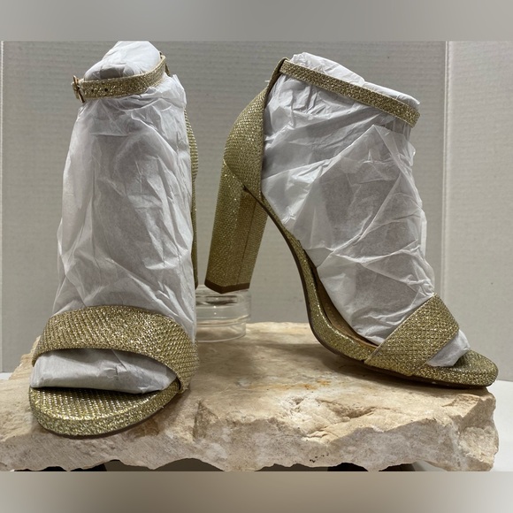 Sz 9 M Delicious Shiner Gold Shimmer Strappy Open Toe Sandal Block High Heels - Picture 2 of 15